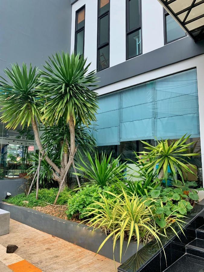Marlin Hotel Surat Thani Exterior foto