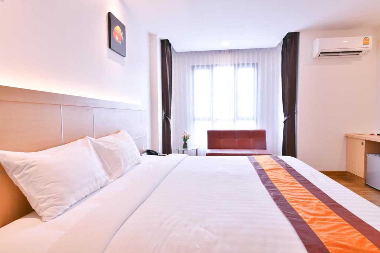 Marlin Hotel Surat Thani Exterior foto