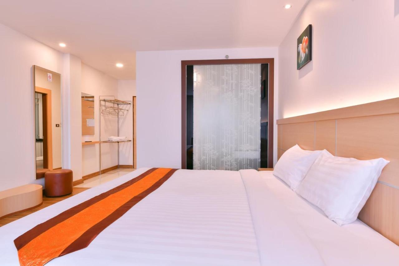 Marlin Hotel Surat Thani Exterior foto
