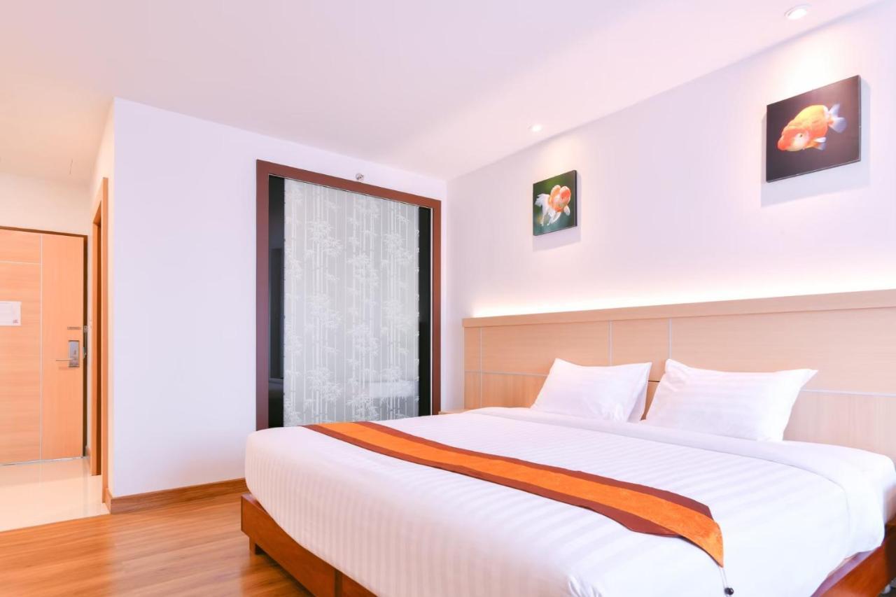 Marlin Hotel Surat Thani Exterior foto